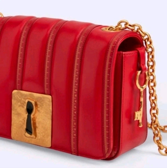Schiaparelli Bag, Keyhole buckle Enamel,  removable Strap, & Key charm 8300euro - Picture 11 of 11